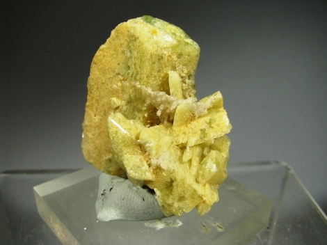 Brazilianite - Linopolis, Doce valley, Minas Gerais, Brazil